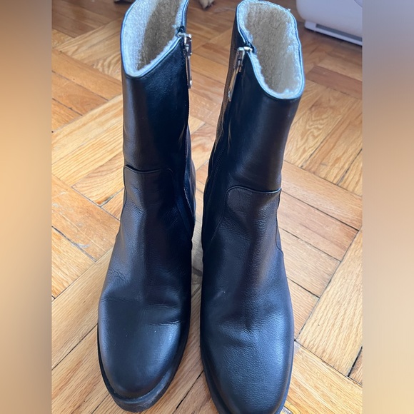 Fantastic pair of La Canadienne boots, internal wedge, black/shearling, sz. 38/8 - Picture 8 of 11